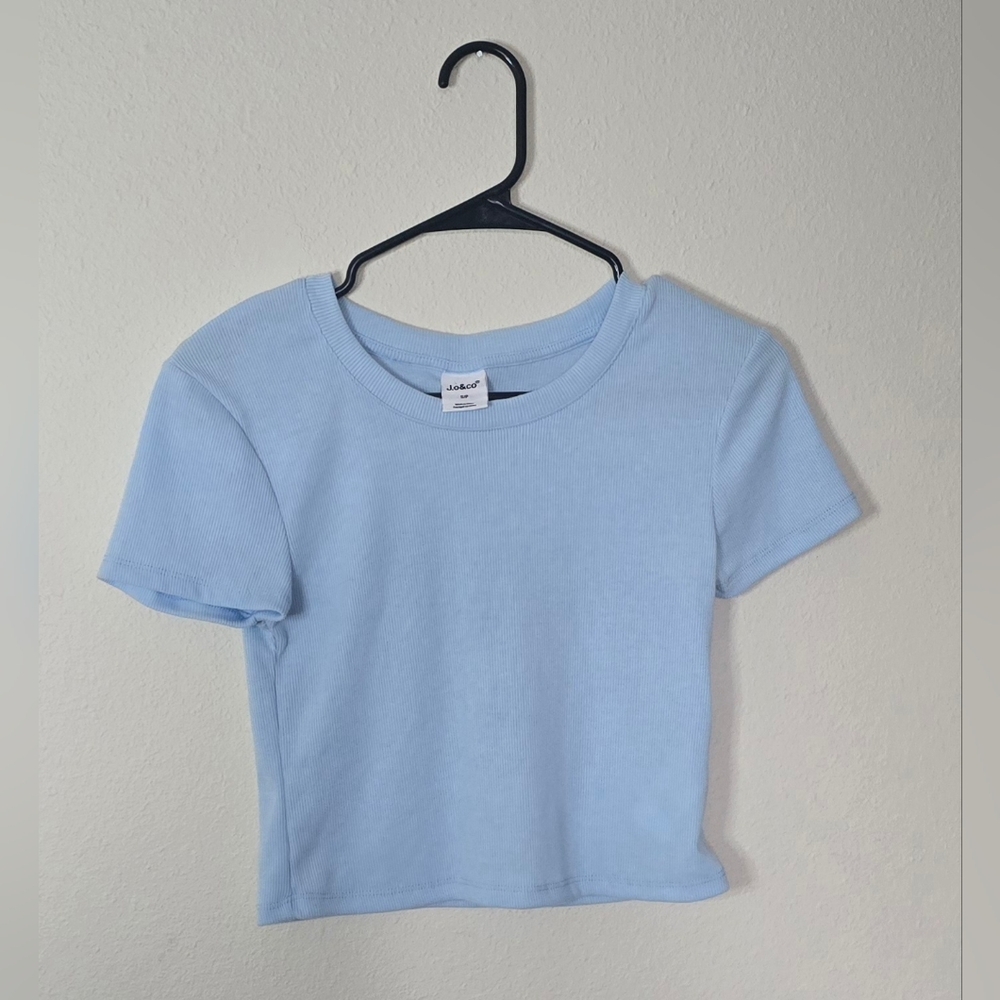 J.O & Co Light Blue Ribbed Cropped Tee Stretch Short Sleeve Top Small